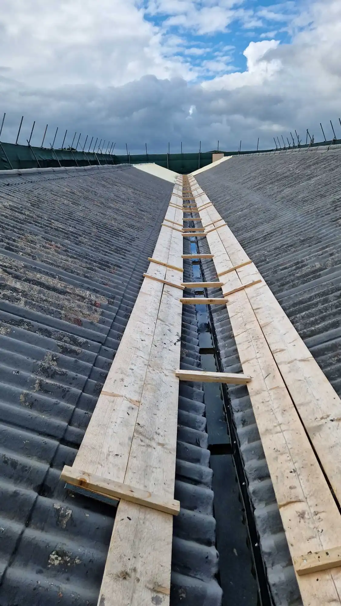 asbestos roof not insulated with spray foam another view