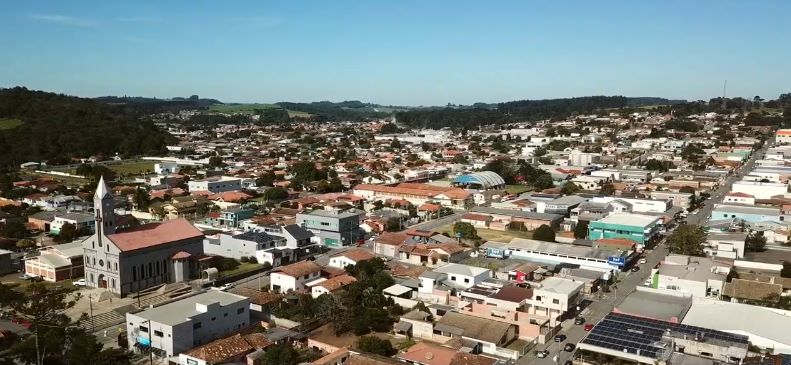 Vista aérea da cidade de Rebouças, Paraná, onde está localizada a fábrica da CL Angelo