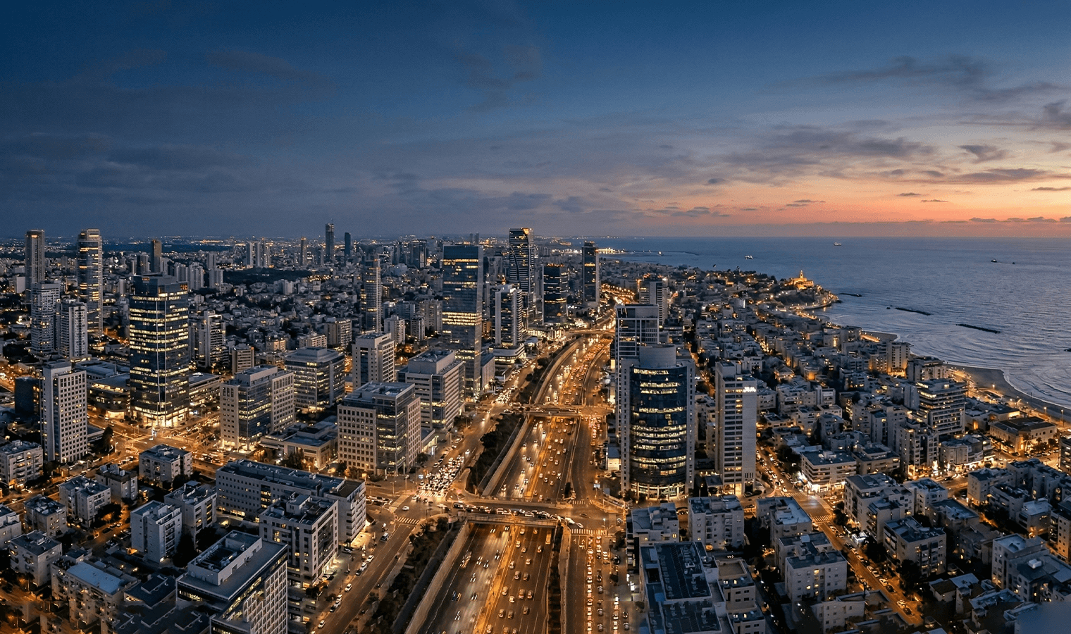 Business dashboard showing revenue, deals, customer list, growth chart, and new activity. 