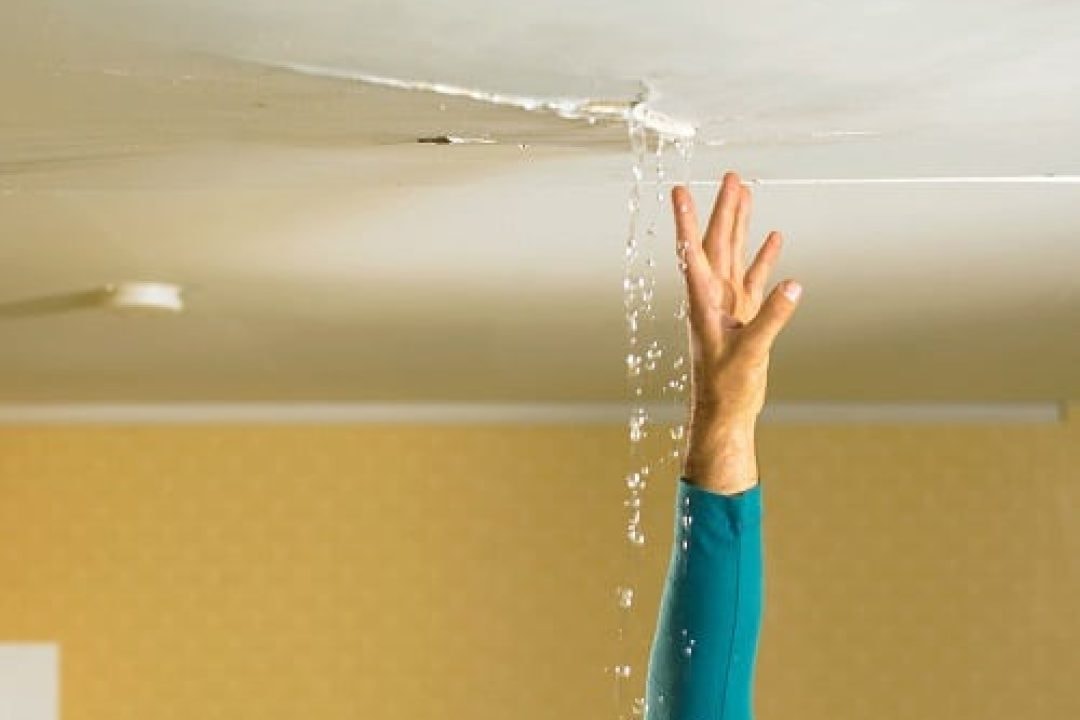 how to fix a leaking roof