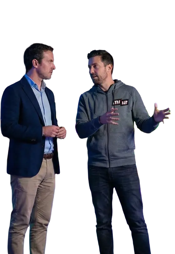 Fabriquant de jeux de loisirs discutant avec un client