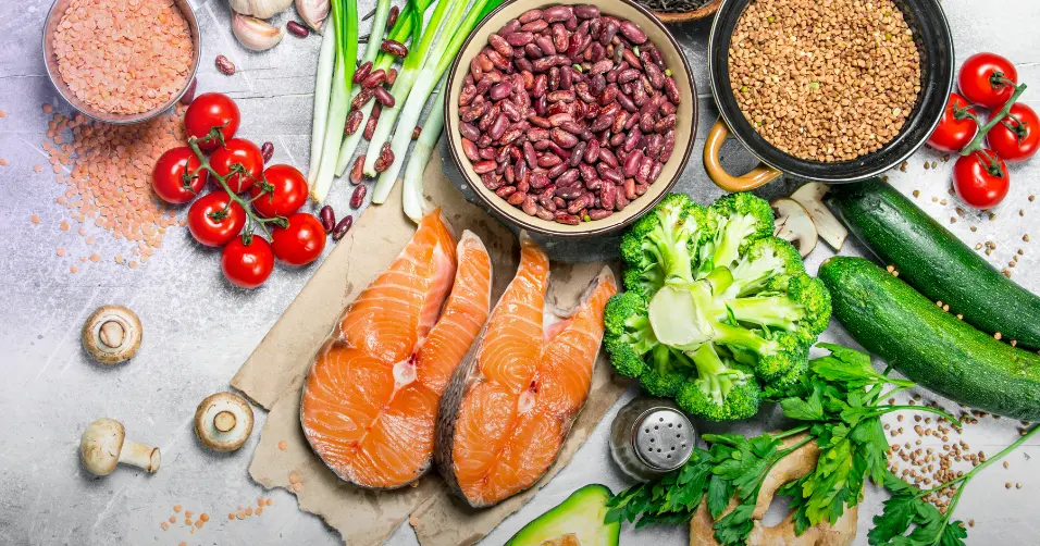 Raw food diets consist of unprocessed, uncooked foods for nutrient retention.