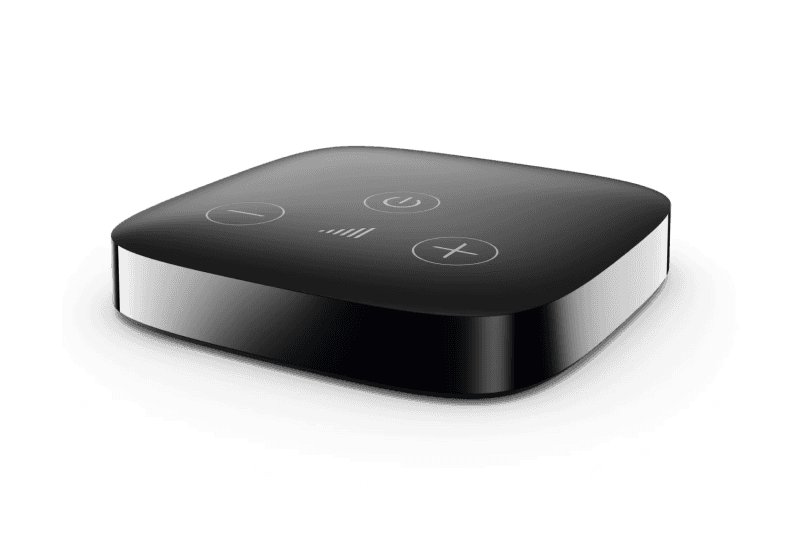 Découvrez le Phonak TV Connector, l’accessoire pour appareil auditif Phonak qui transmet le son de votre télévision directement dans vos aides auditives, en haute qualité sonore.