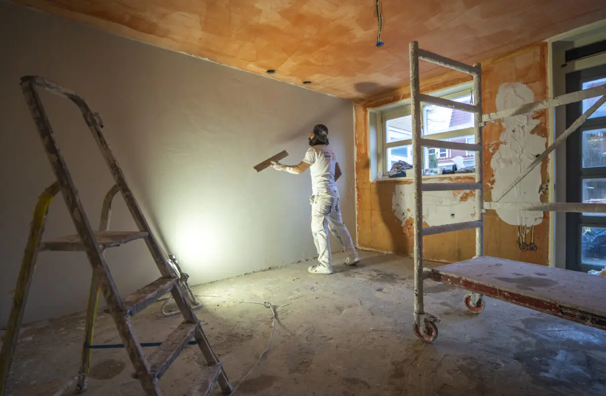 Coach explaining stuff to an athlete