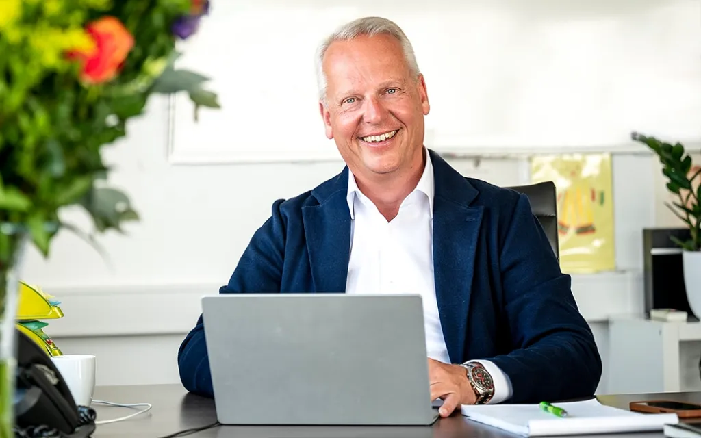 Robin Jongkind at his desk