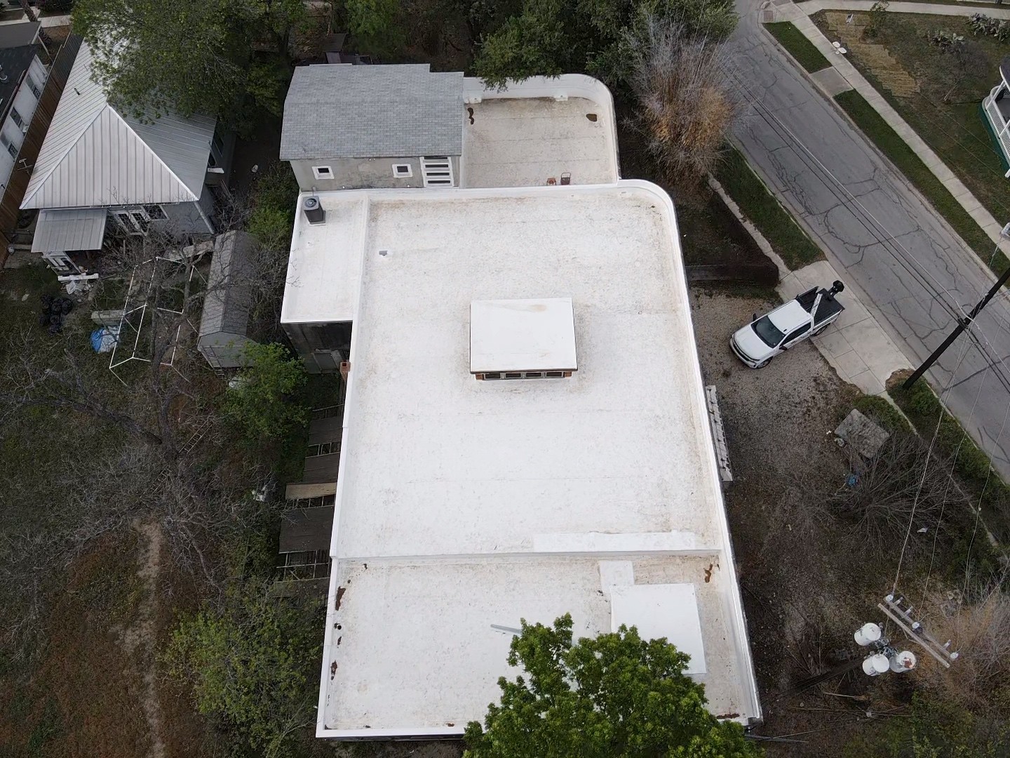 TPO flat roof in san antonio texas 60 mil. 