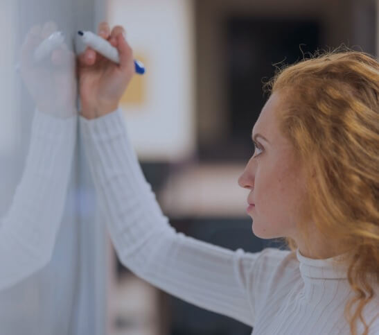 Women portrait in brown hair