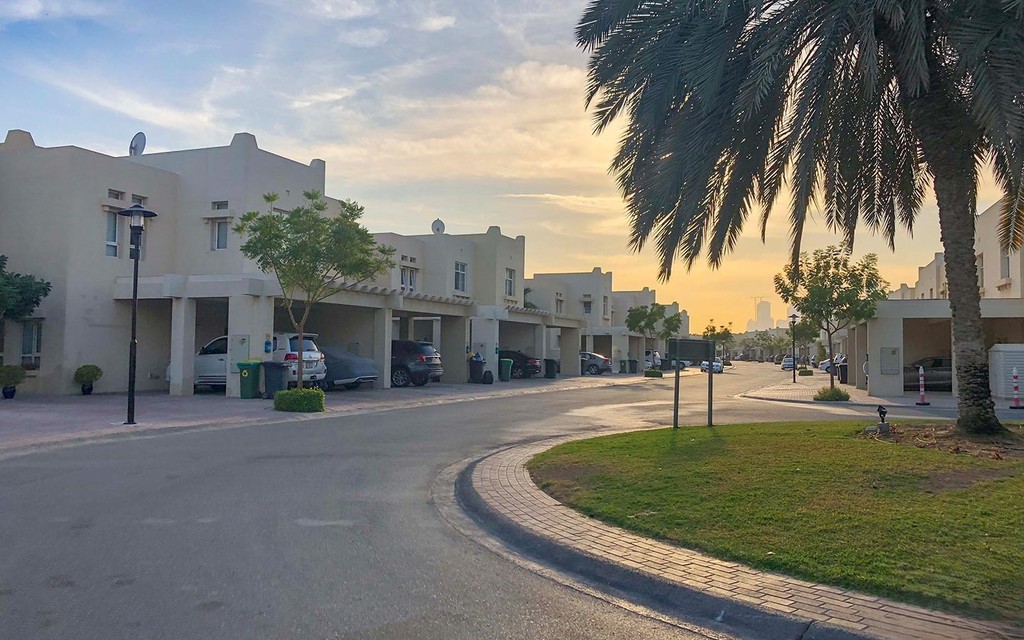 The Lakes quiet street: homes, typical residential neighborhood, peaceful.
