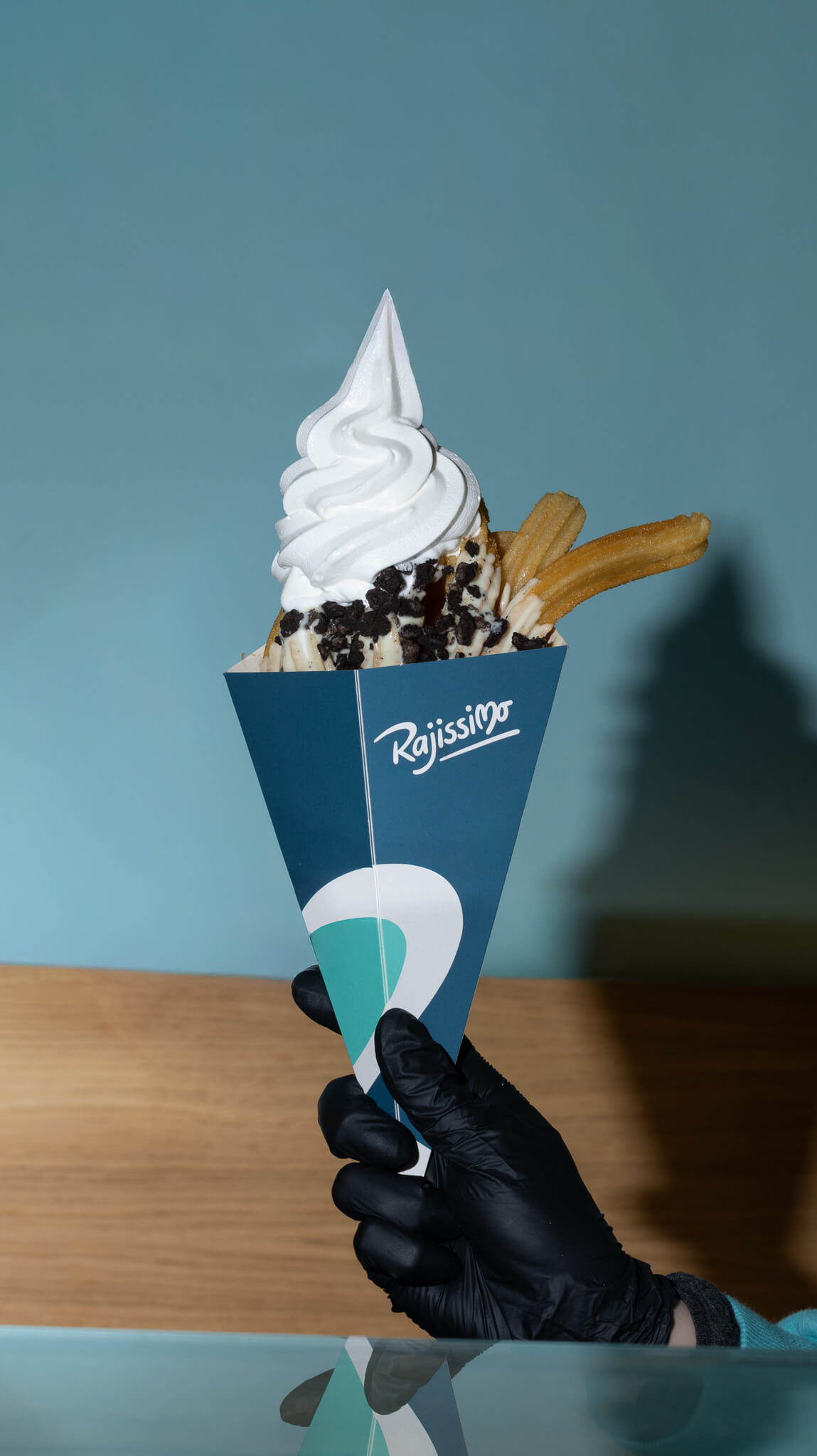 Churros with white chocolate, oreos and softice