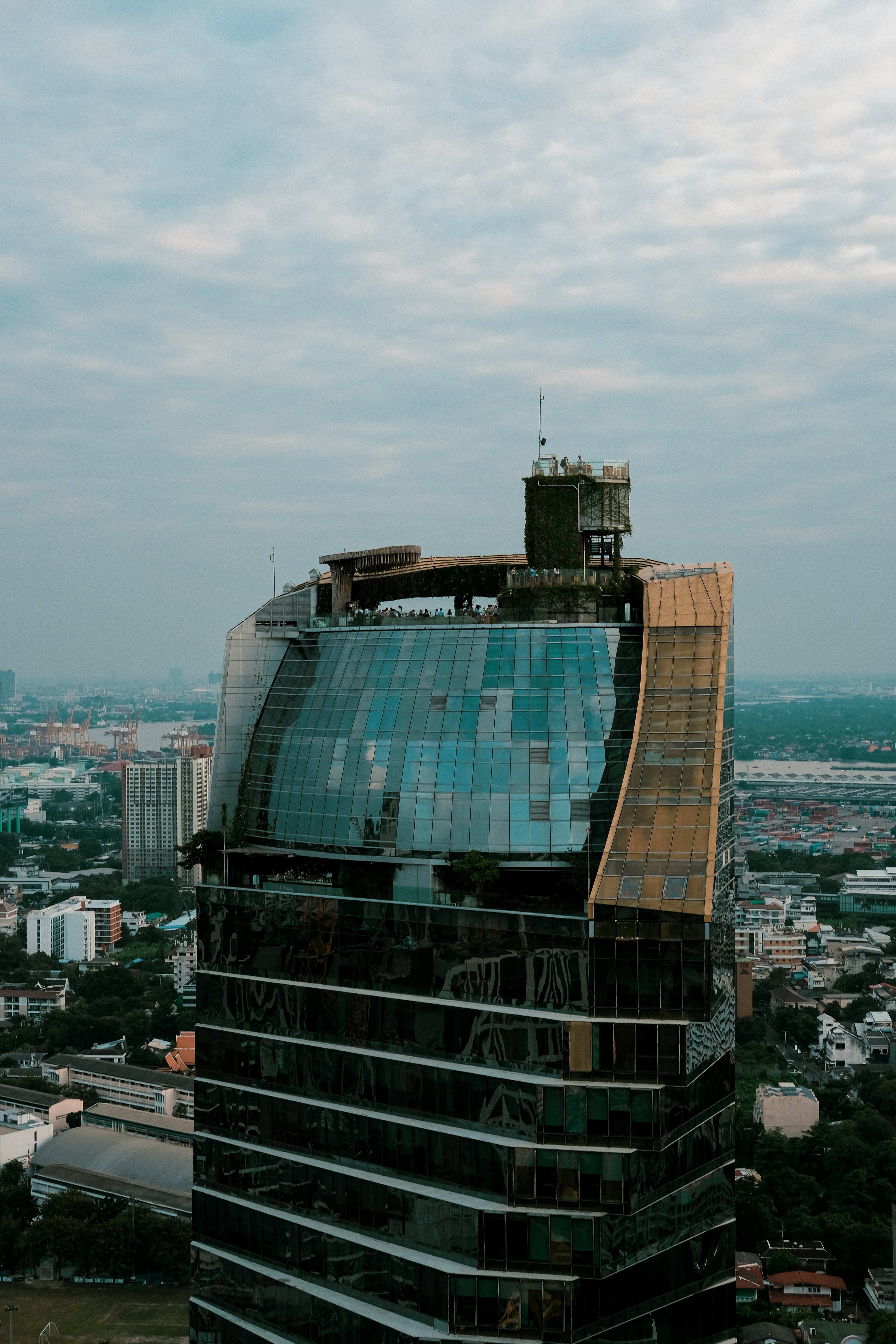 A tall building with a lot of windows on top of it