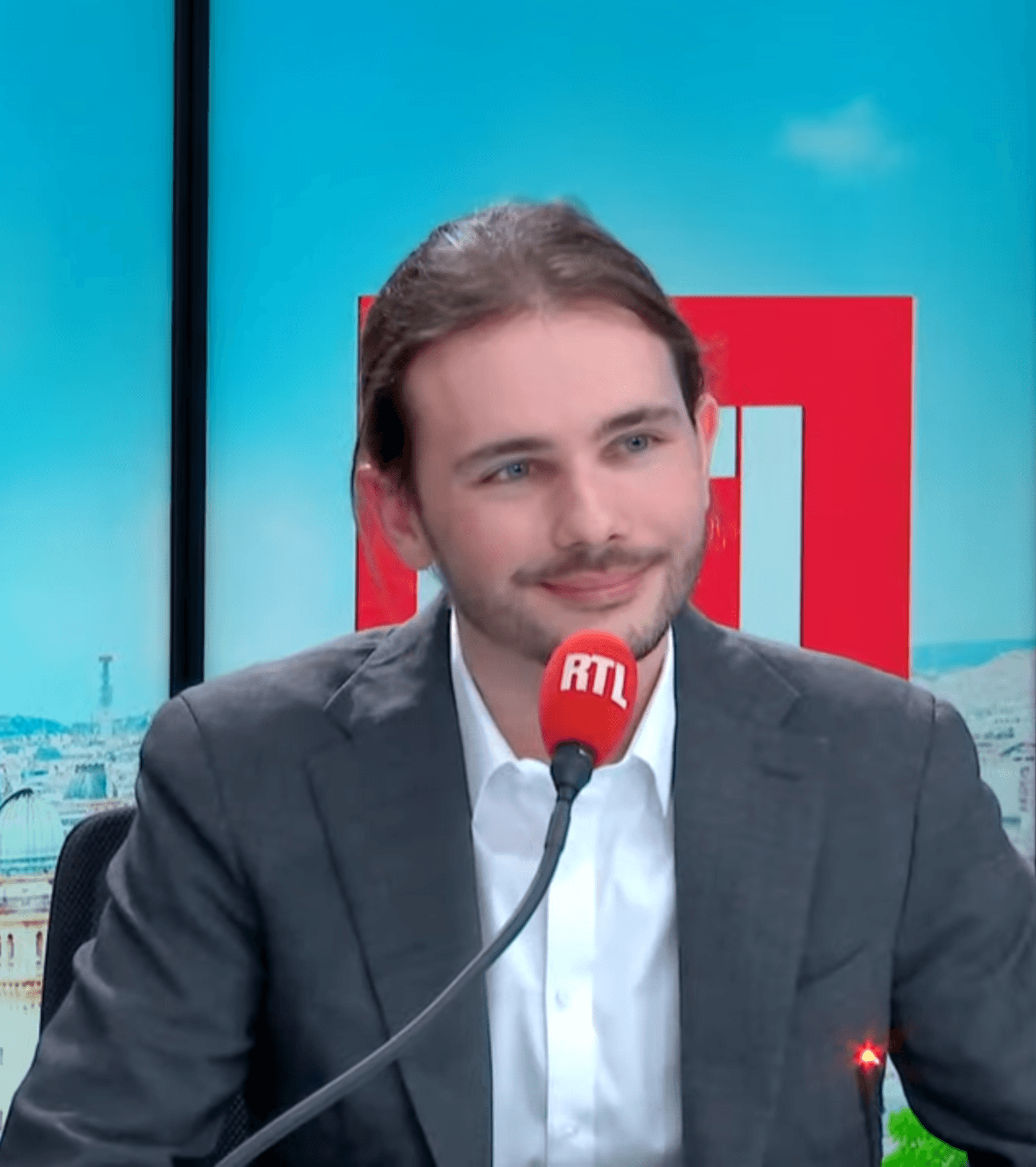 Photo de passage sur RTL deThomas SOLIGNAC