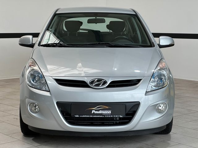 HYUNDAI i20 2012 SILVER Gebrauchtwagen - Galeriebild 2