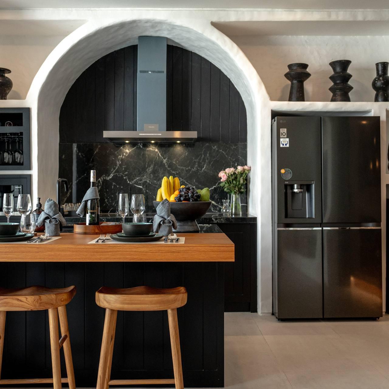 1-bedroom apartment on the 2nd floor with views, located within walking distance to the ocean in Canggu