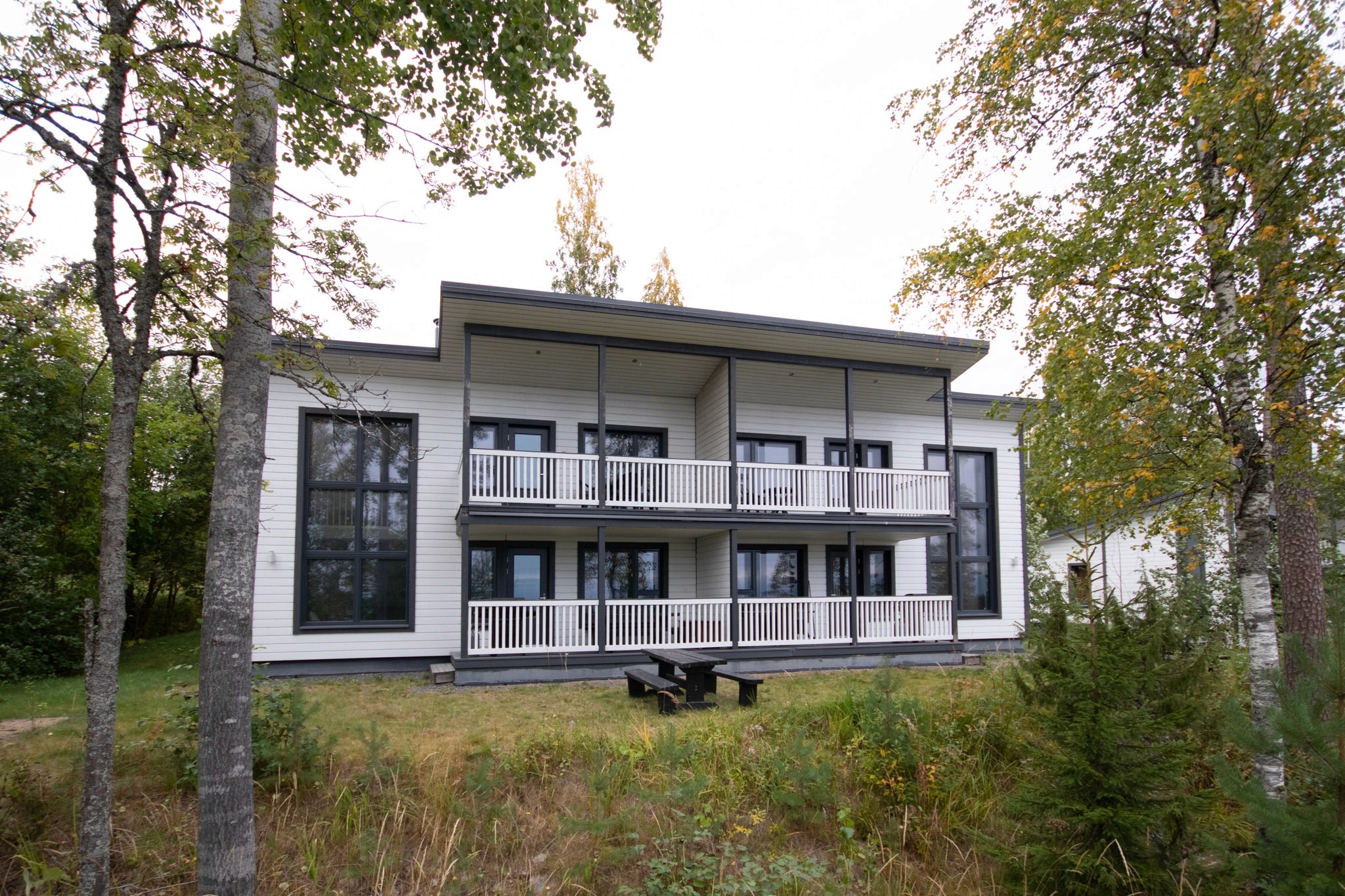 Moderni vuokravilla Alanyassa Turkissa – merinäköalalla ja yksityisellä pihalla
