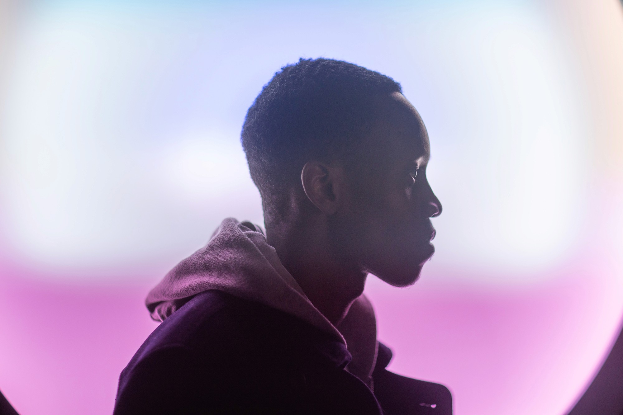 purple and black pyramid wallpaper