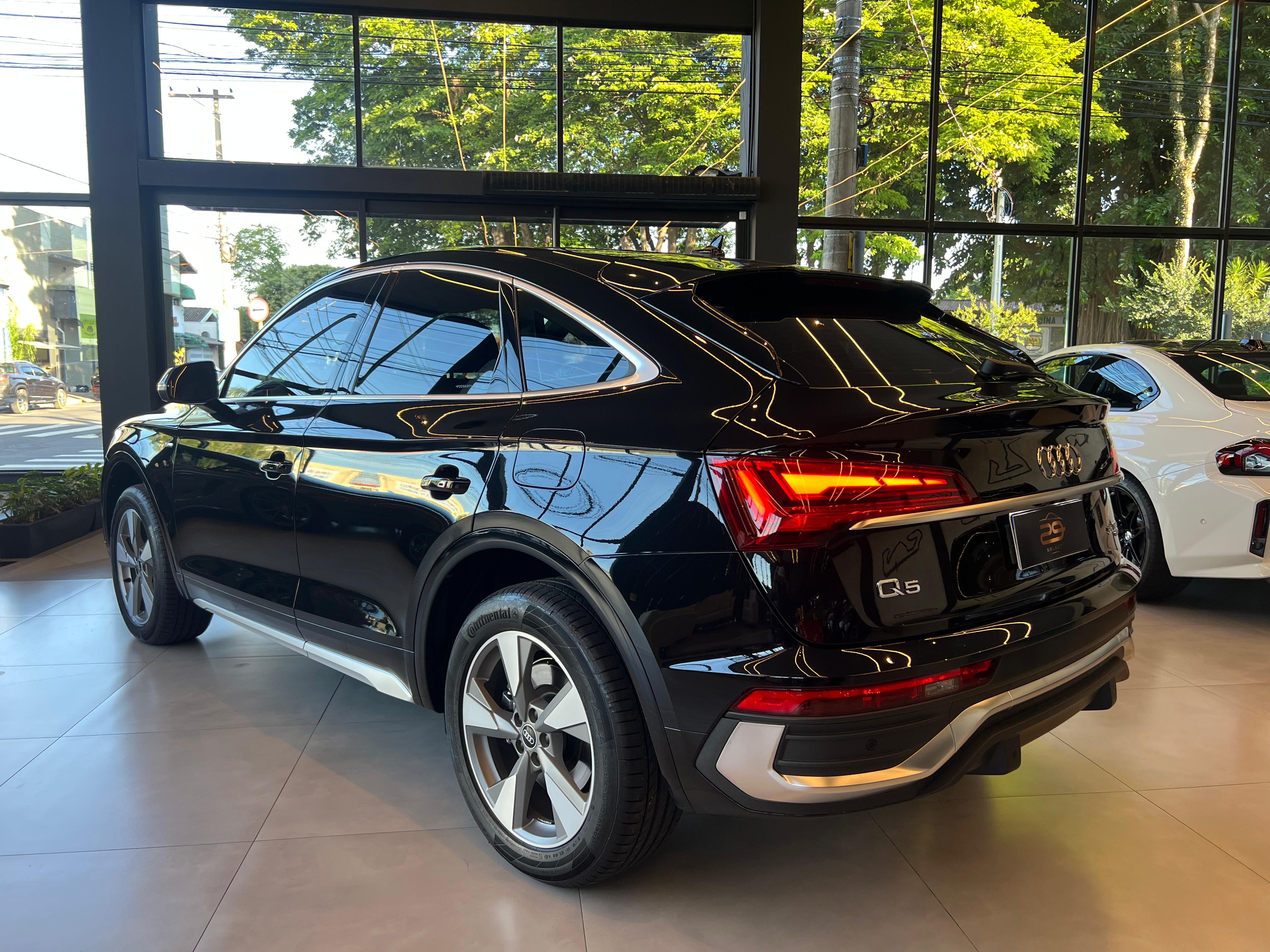 2.0 AUDI Q5 TFSIE S TR QT (HIB)