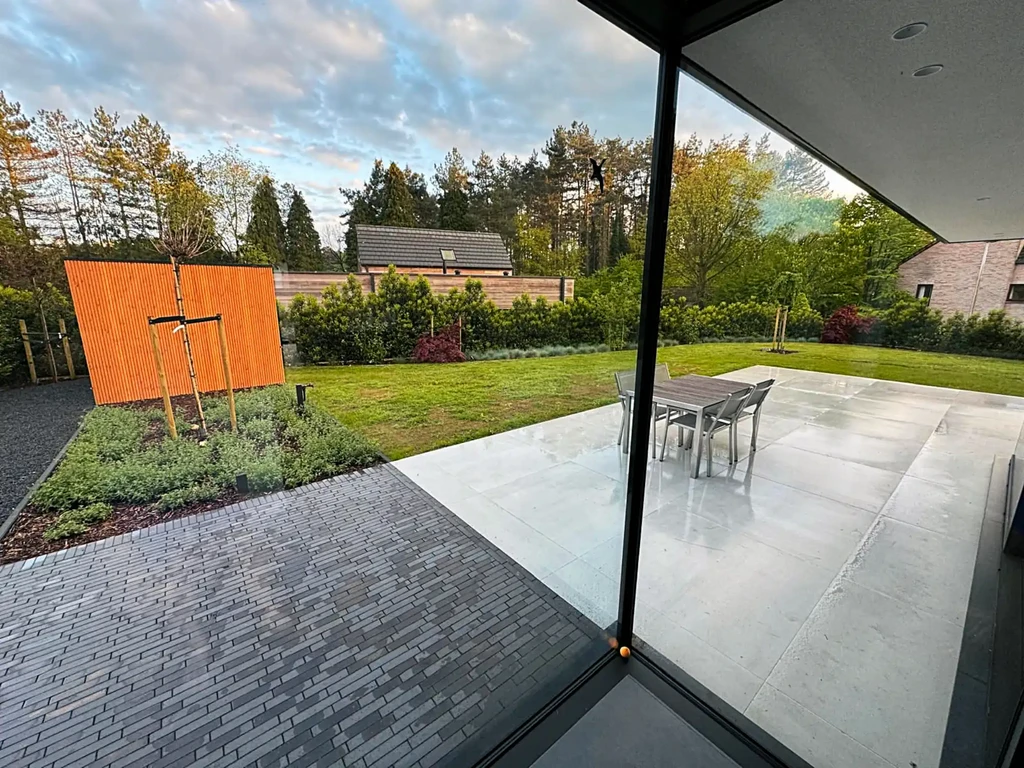 Voorbeeld van een gerealiseerd tuinproject door De Boogerd, met aandacht voor detail, duurzaamheid en maatwerk.
