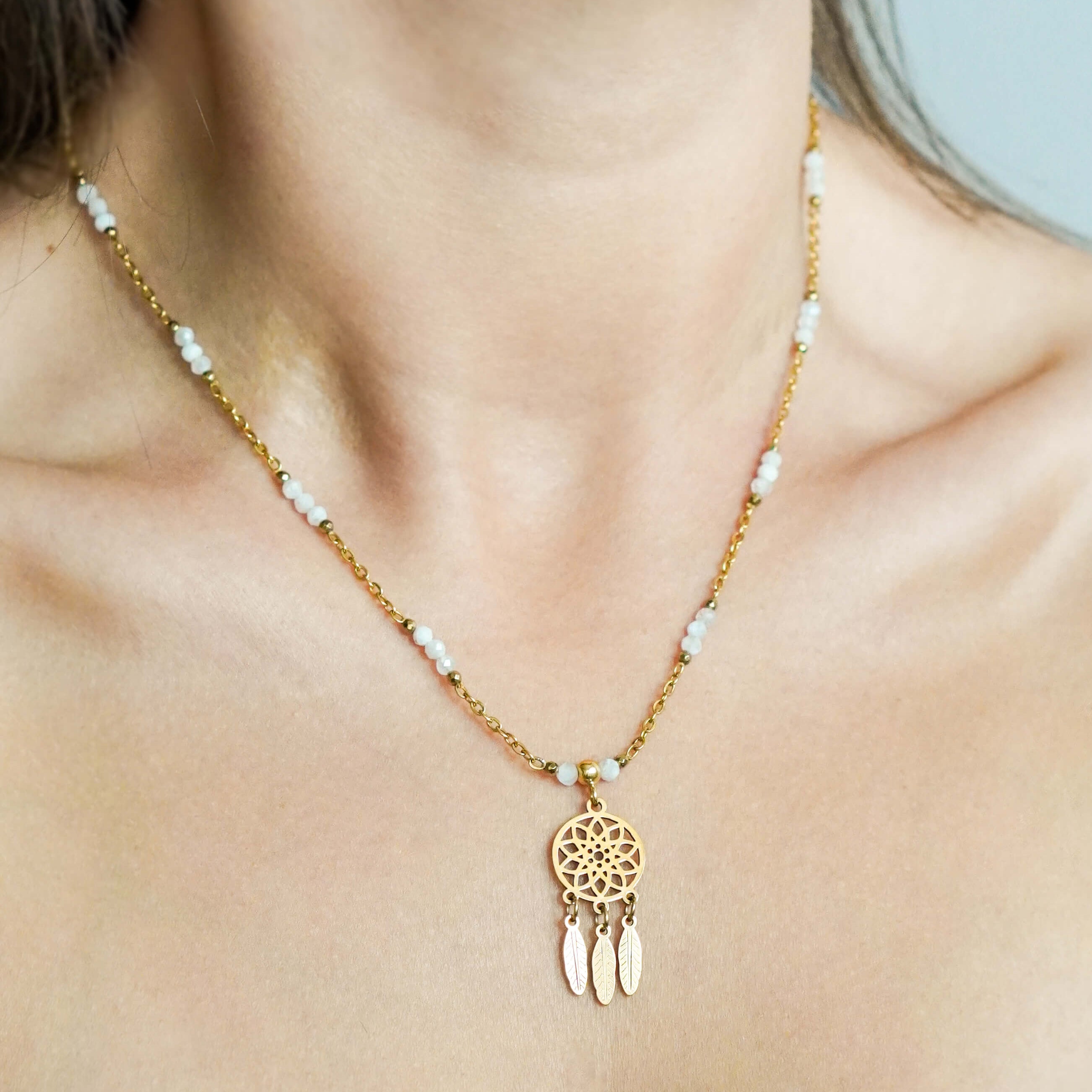 Naszyjnik ręcznie robiony z łapaczem snów i kamieniem księżycowym