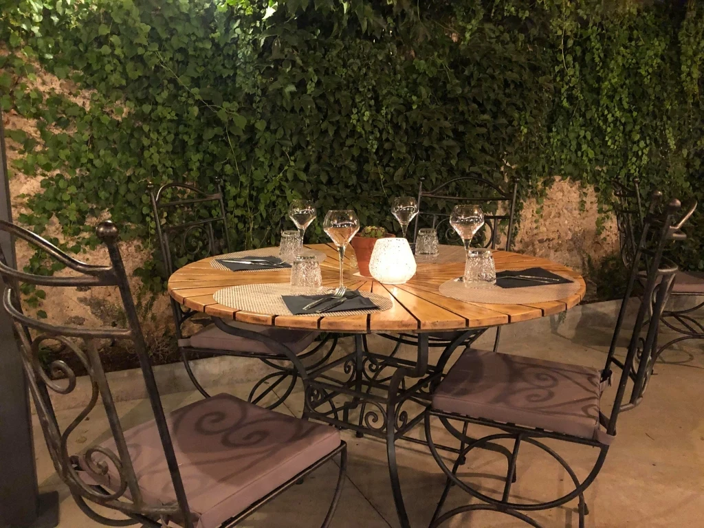 table du restaurant l'abeuradou du château du rey