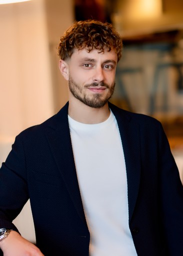 Eigenaar Misha Schilder van Huizengids, specialist in woningbegeleiding bij het kopen van huizen in Nederland