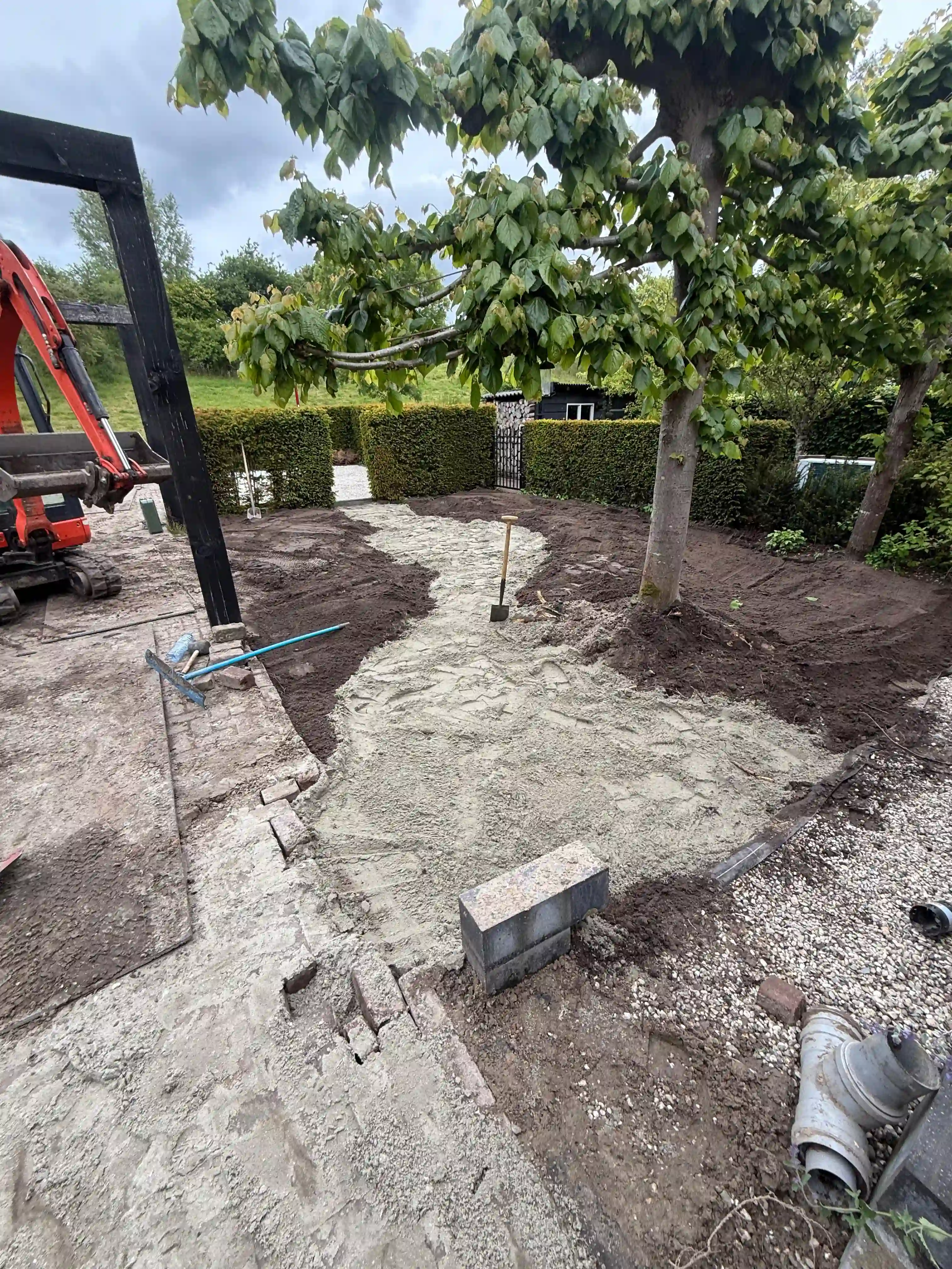 Afgraven Voortuin en Aanleggen Drainage Barendrecht – foto 3