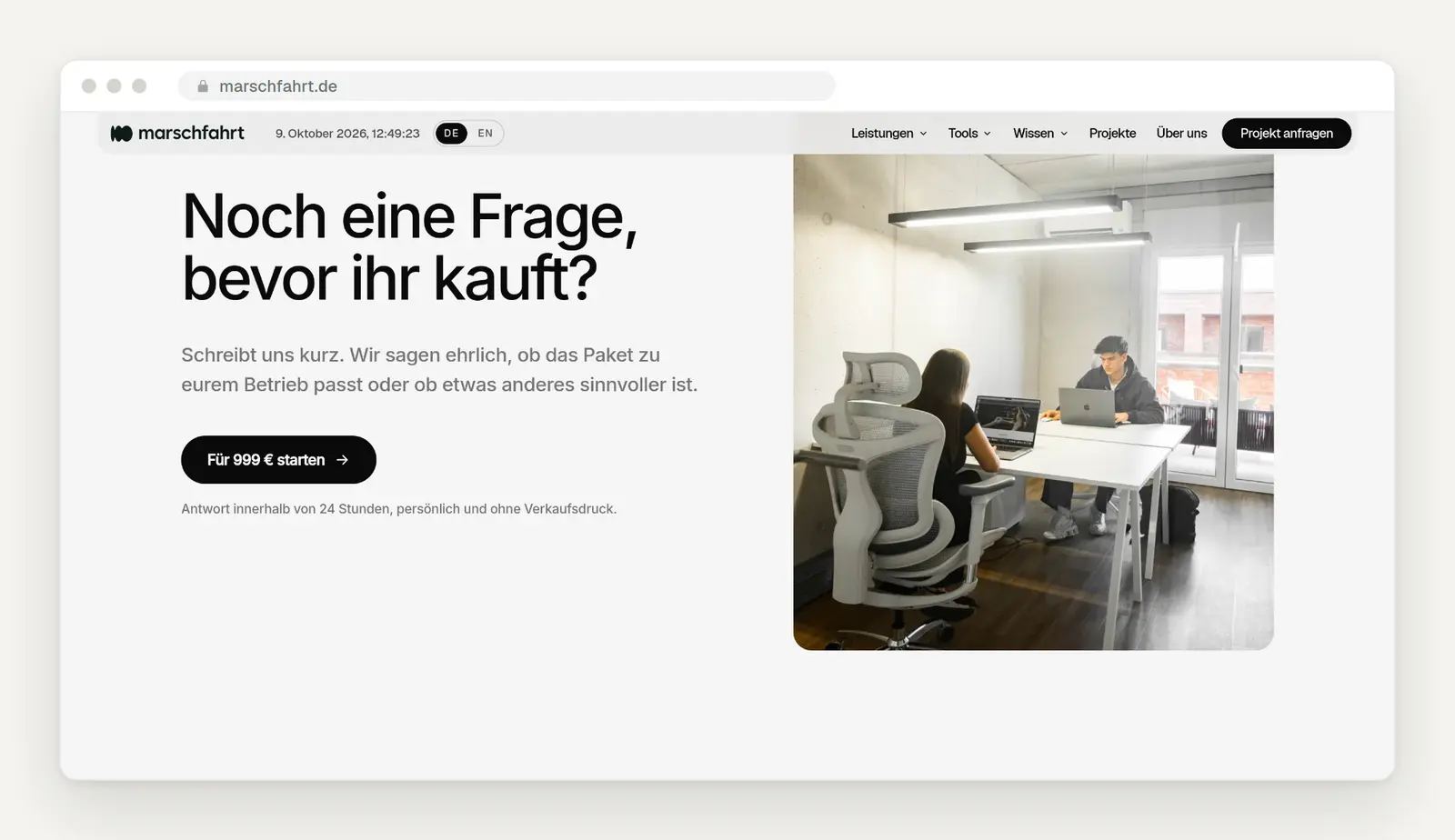 Abschluss einer Landingpage mit Knopf, Antwortversprechen und Kontaktwegen