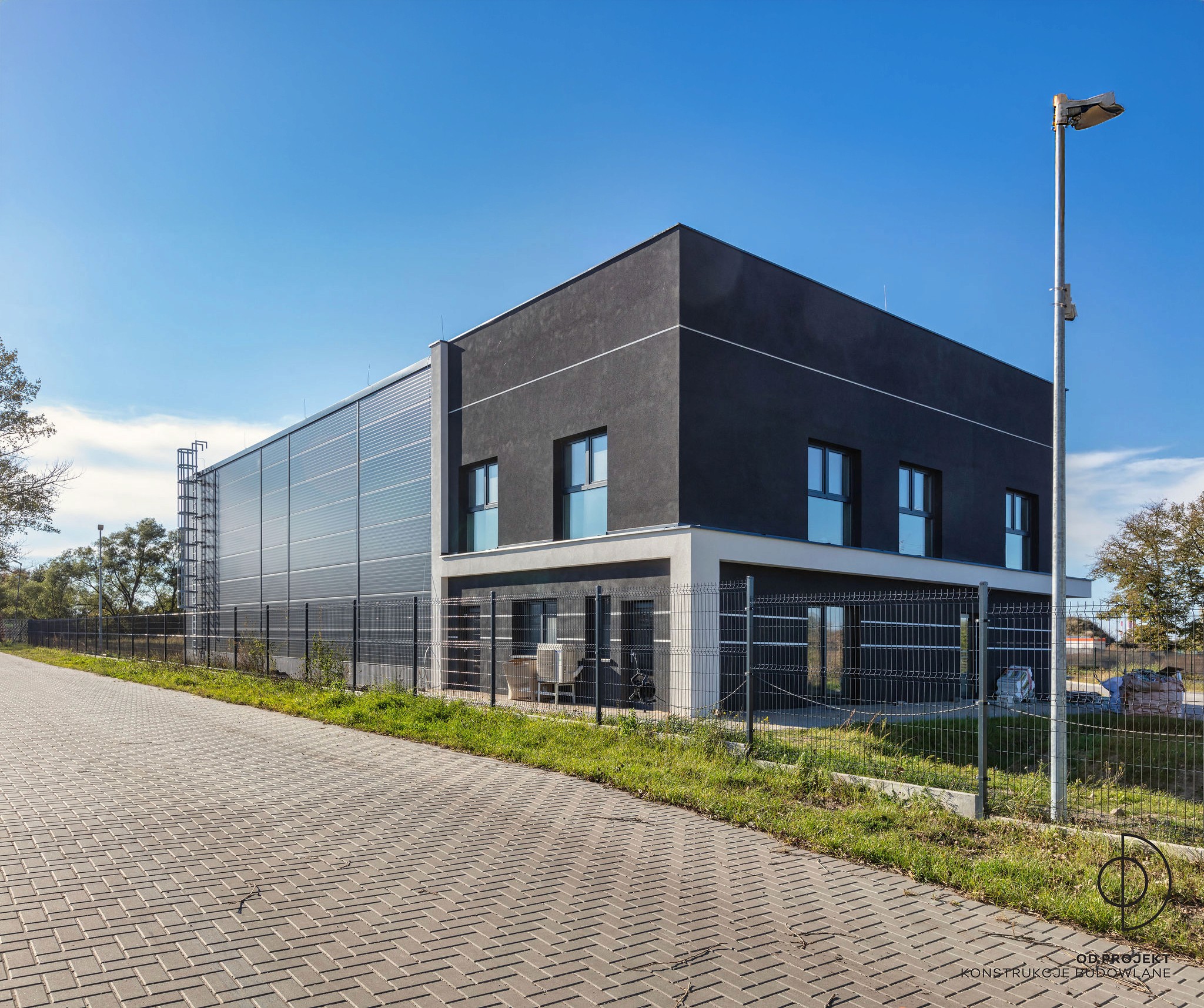 Zdjęcie hali stalowej