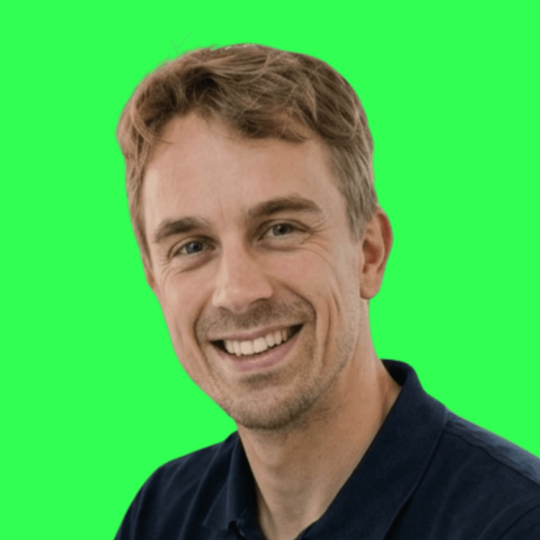 Martin Alternes fra Brakk er usedvanlig trivelig der han står og ser dypt inn i kameraet, som faktisk ikke er et kamera i det hele tatt