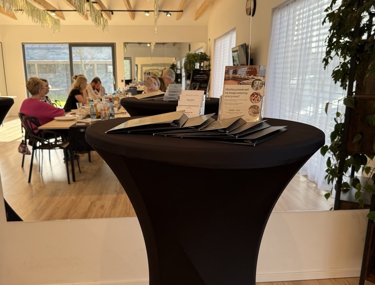Spotkanie biznesowe w restauracji pod Poznaniem
