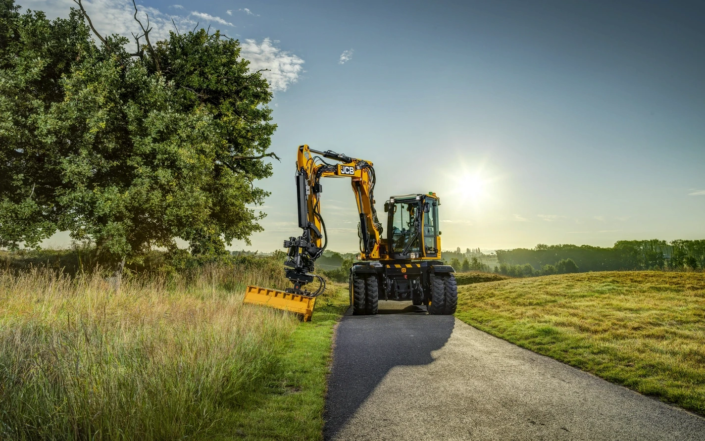WHDX machinery on site