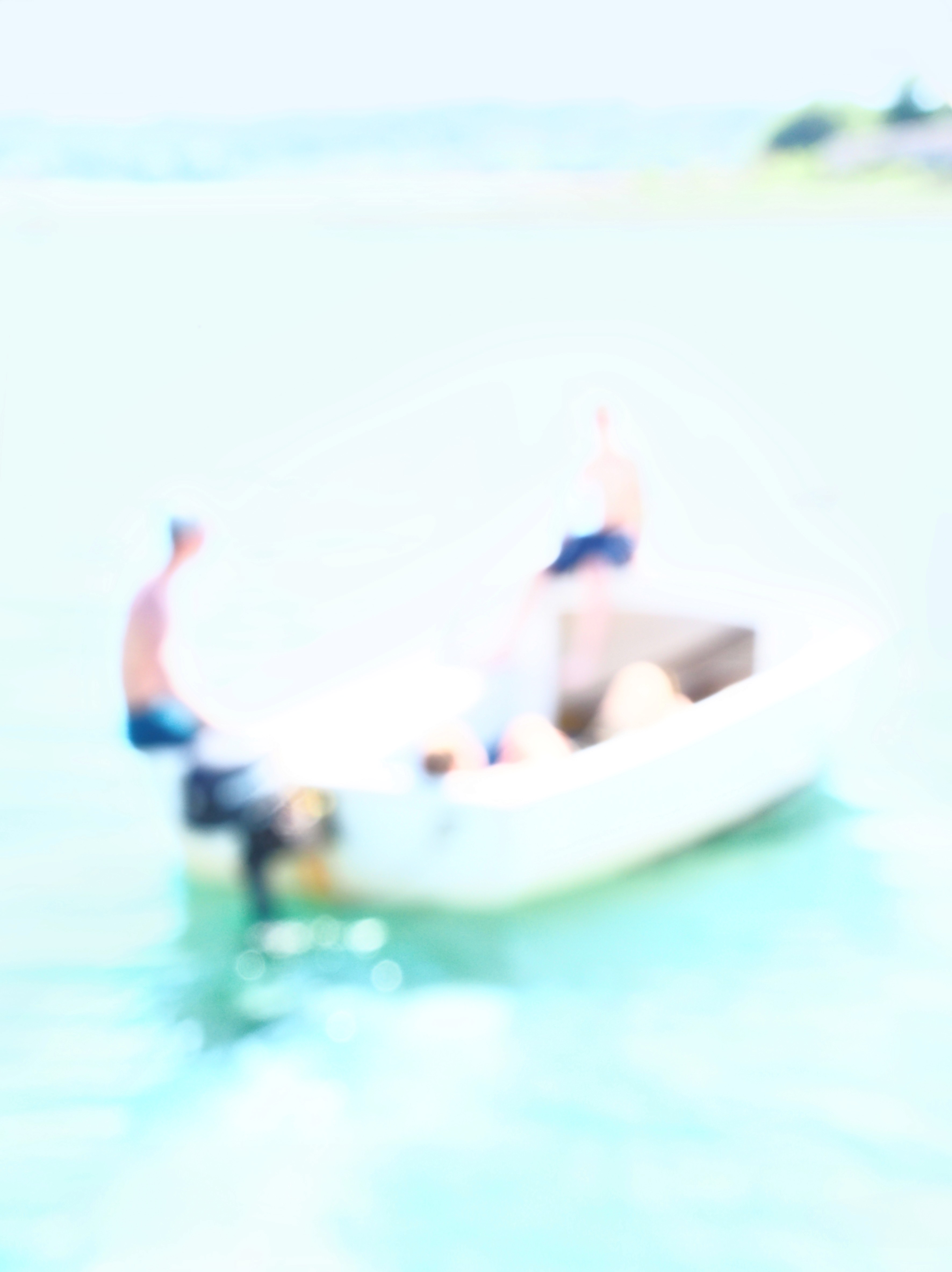 smal boat with people