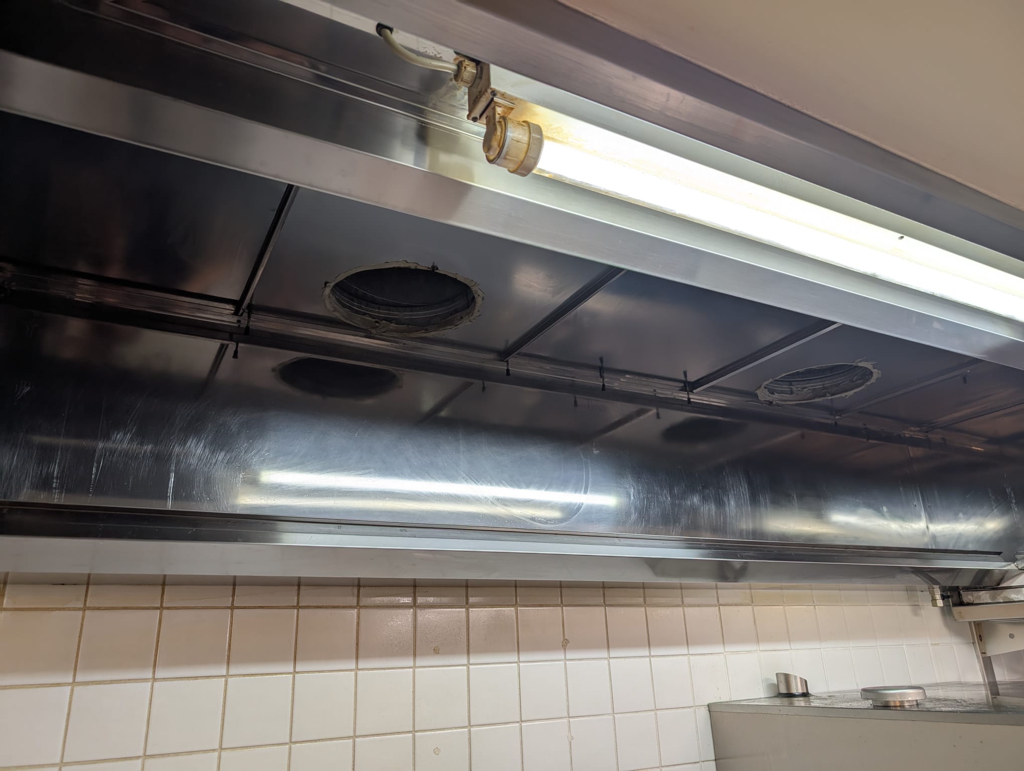 Dégraissage de hotte et moteur escargot à Lausanne