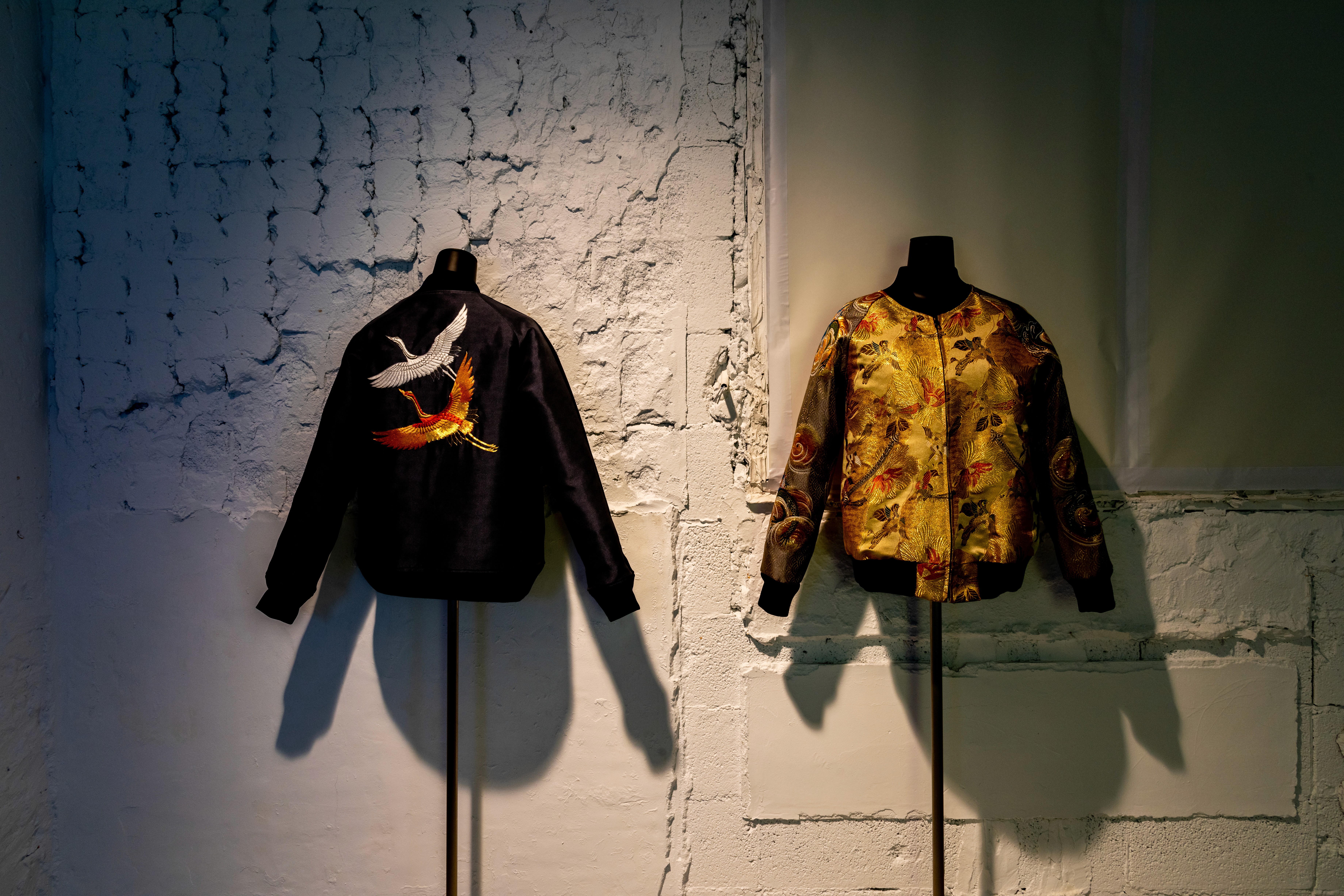 HIRUME, Edo Komon Kinran Kaga Embroidery Jacket Crane , presented at Made in Japan 3.0 Defining a New Phy-gital Reality , K11 Art Mall, Hong Kong. Image taken at Sizeless Twin , PARCEL, Tokyo, 2022. Image courtesy of Startbahn (1)