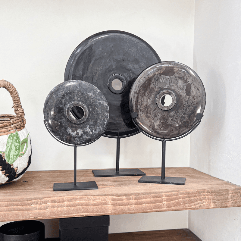 Ensemble de disques en marbre noir