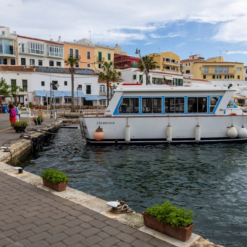 會合點及船隻出發。