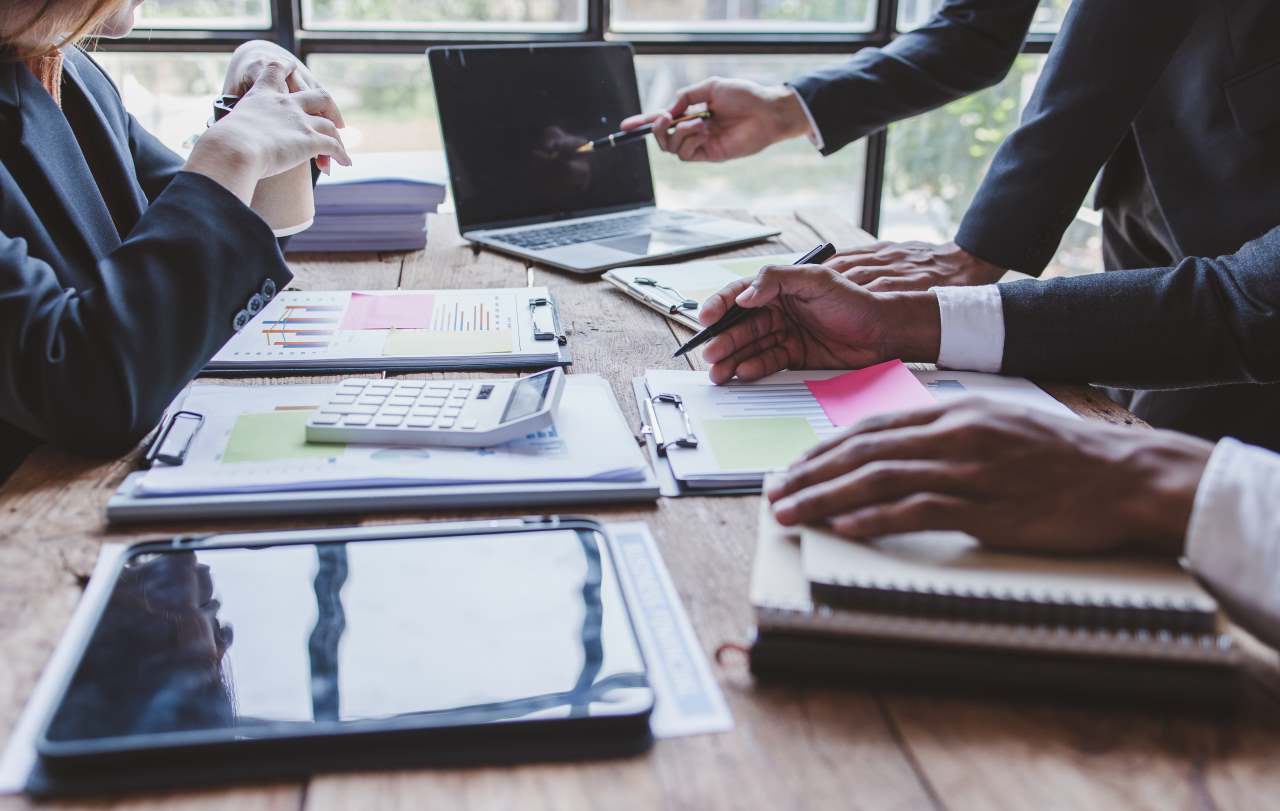 Como escolher uma plataforma de compliance em 2026?