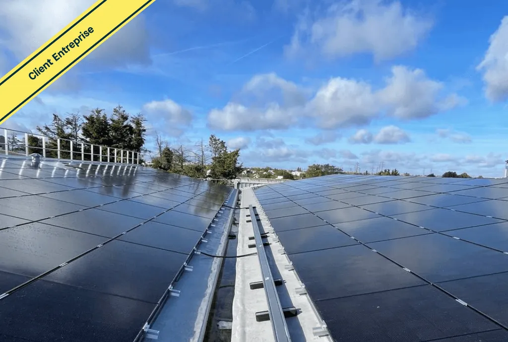 Photo d'une entreprise à Argenteuil en France équipée de panneaux photovoltaïques dont l'installation a été faite par Solarock.