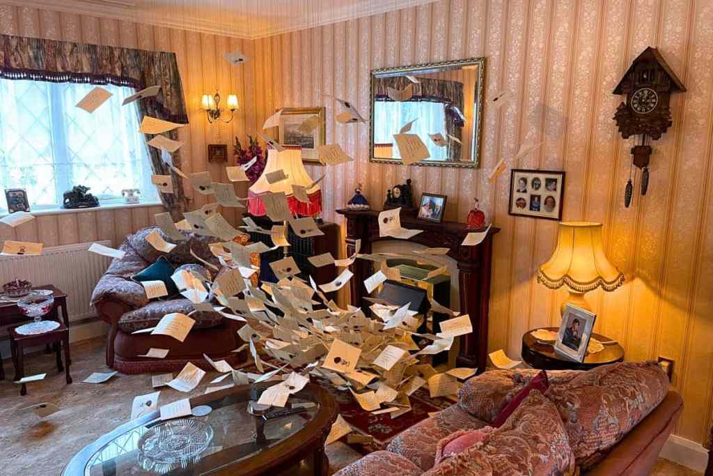 letters in the dudleys house, warner bros studio tour