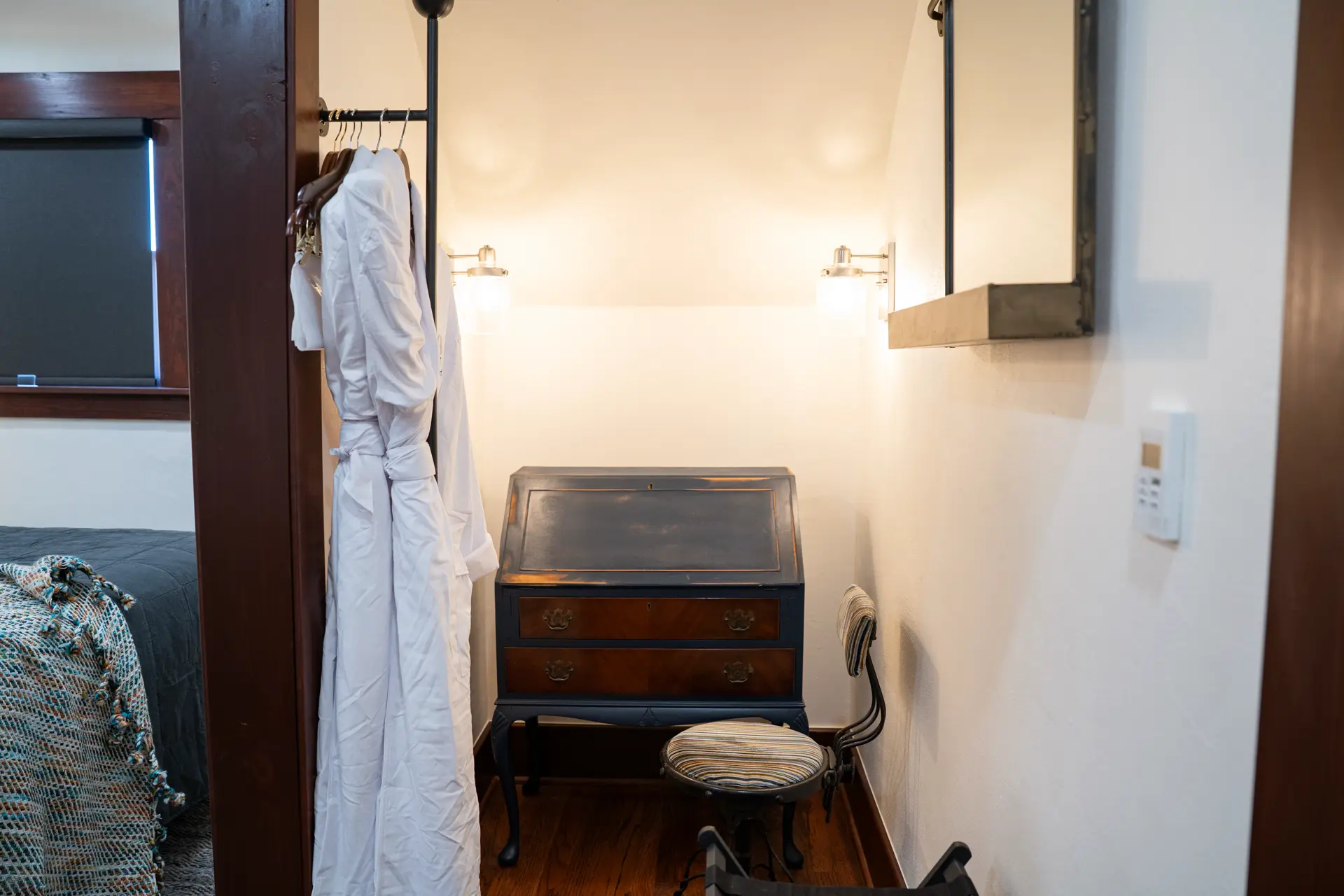 Writing desk nook