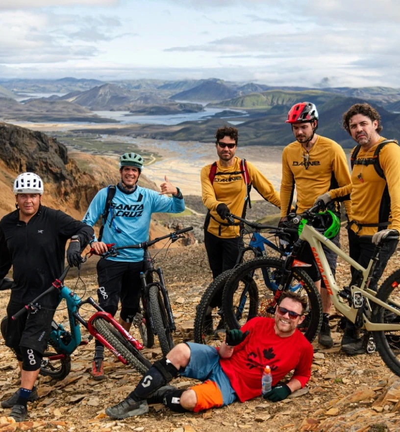 People with bikes taking a photo