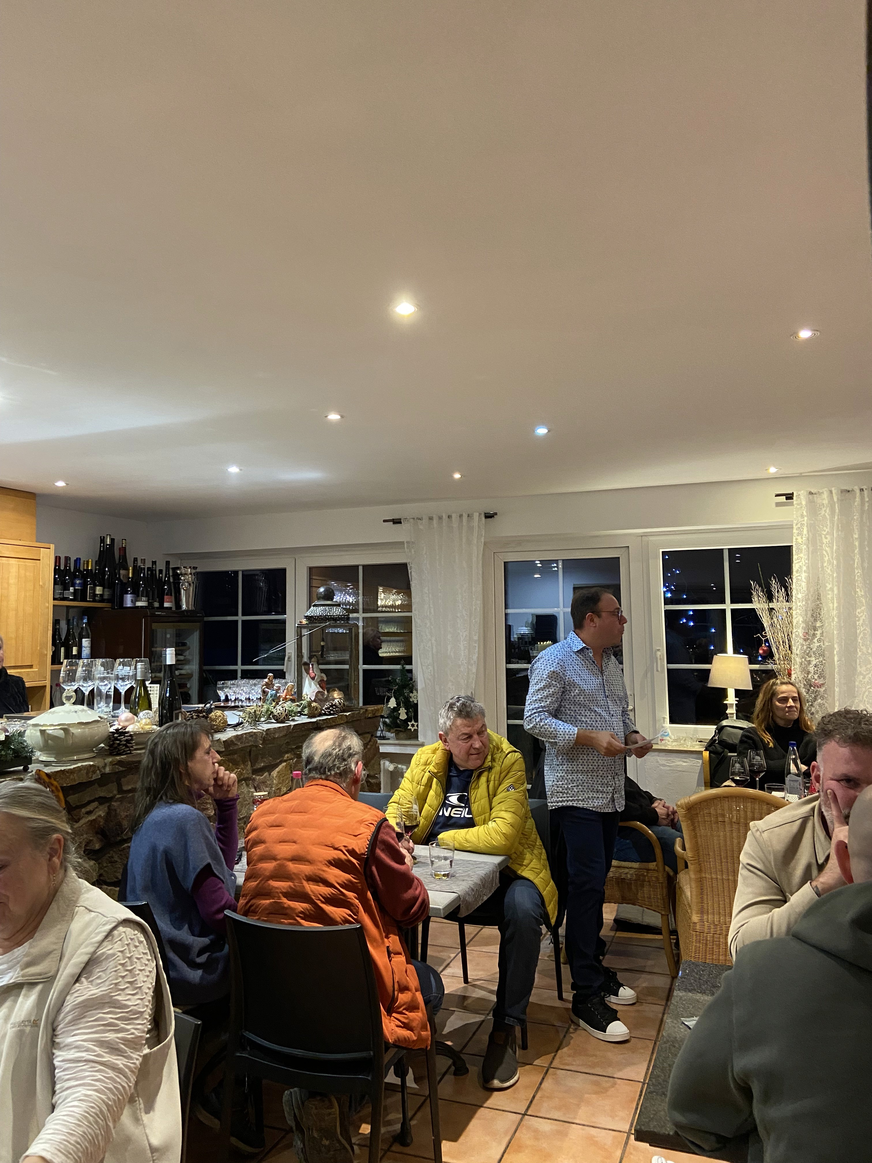 Timo erzäht über das Weinanbaugebiet Nahe und stellt die vier Weine vor.