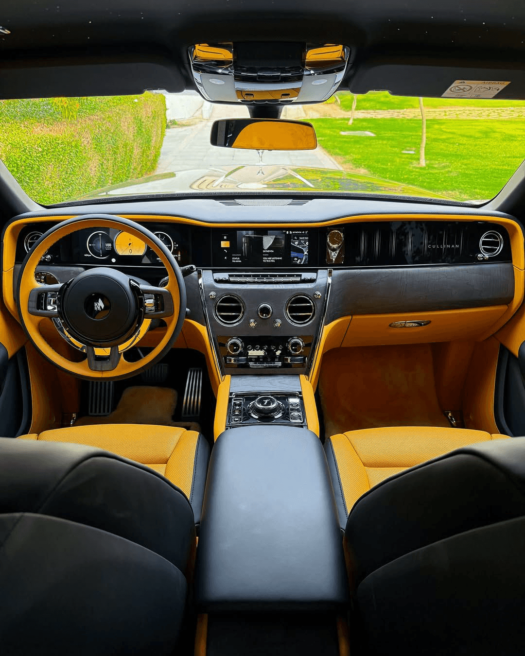 Car Rental Dubai - Royal Car Collection