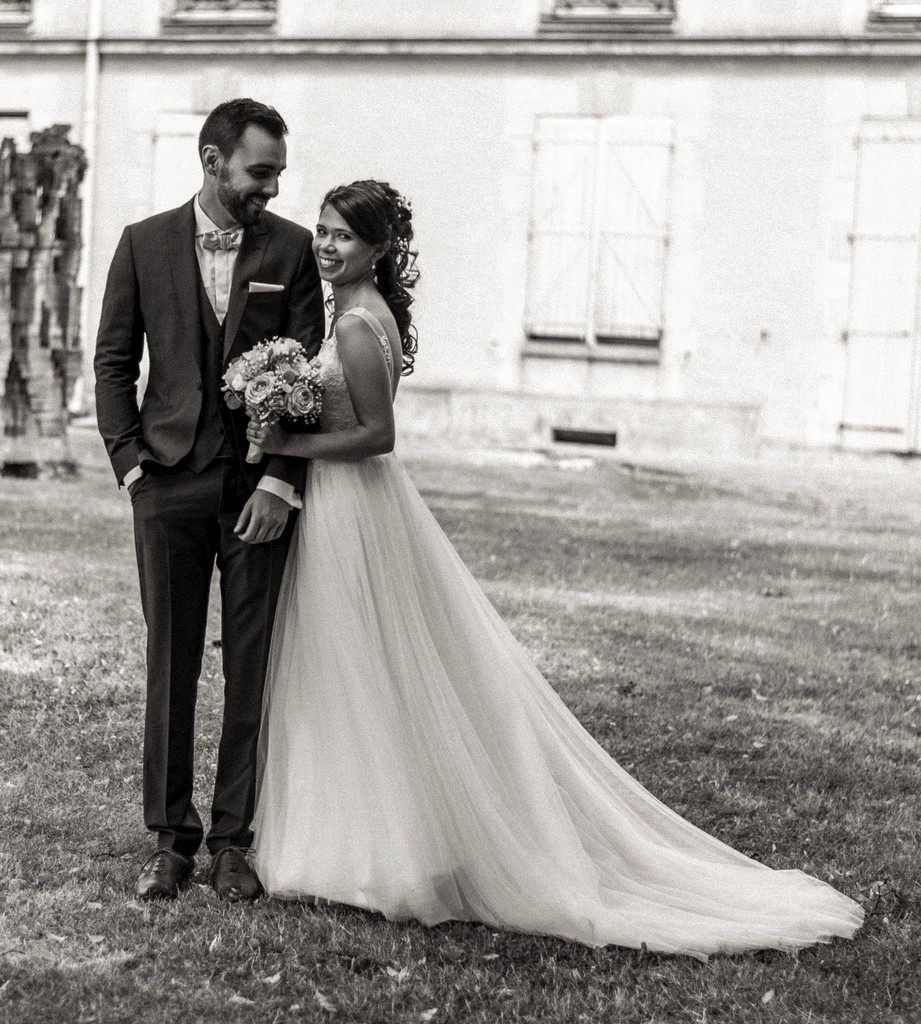 Album photo de luxe — French wedding photographer Paris — luxury wedding book France — Maison Elion — relique photographique rare — fragment intemporel — rituel artistique — photographe mariage haut de gamme — Seine-et-Marne 77 — album mariage bespoke sur mesure — timeless photography France — image symbolique — luxury French wedding photography