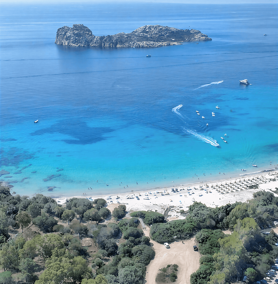 Spiaggia di Portu Tramatzu a due passi da Chia e Pula