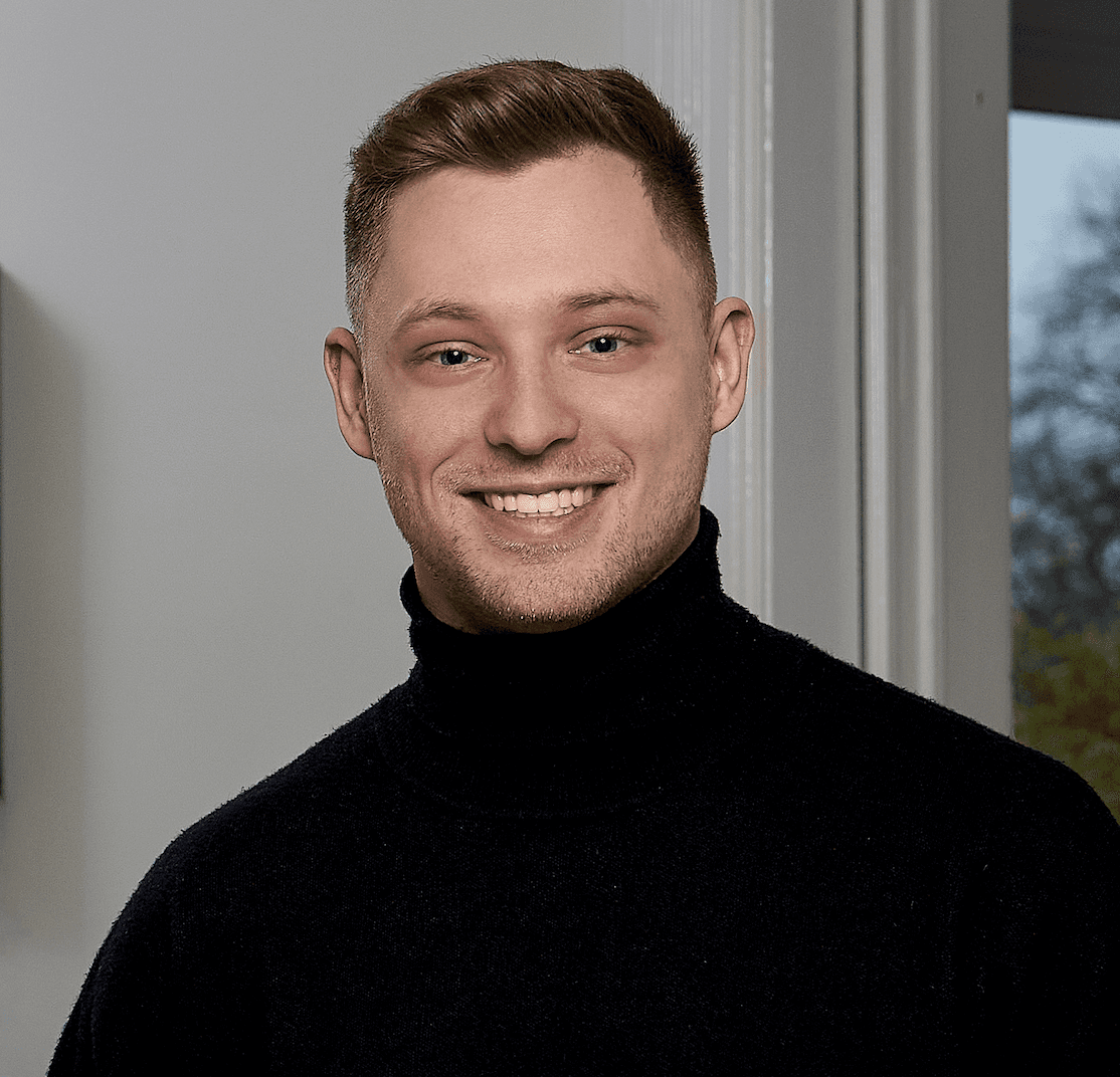 Portrait of Daniel Hayes, founder of EarlyBird.