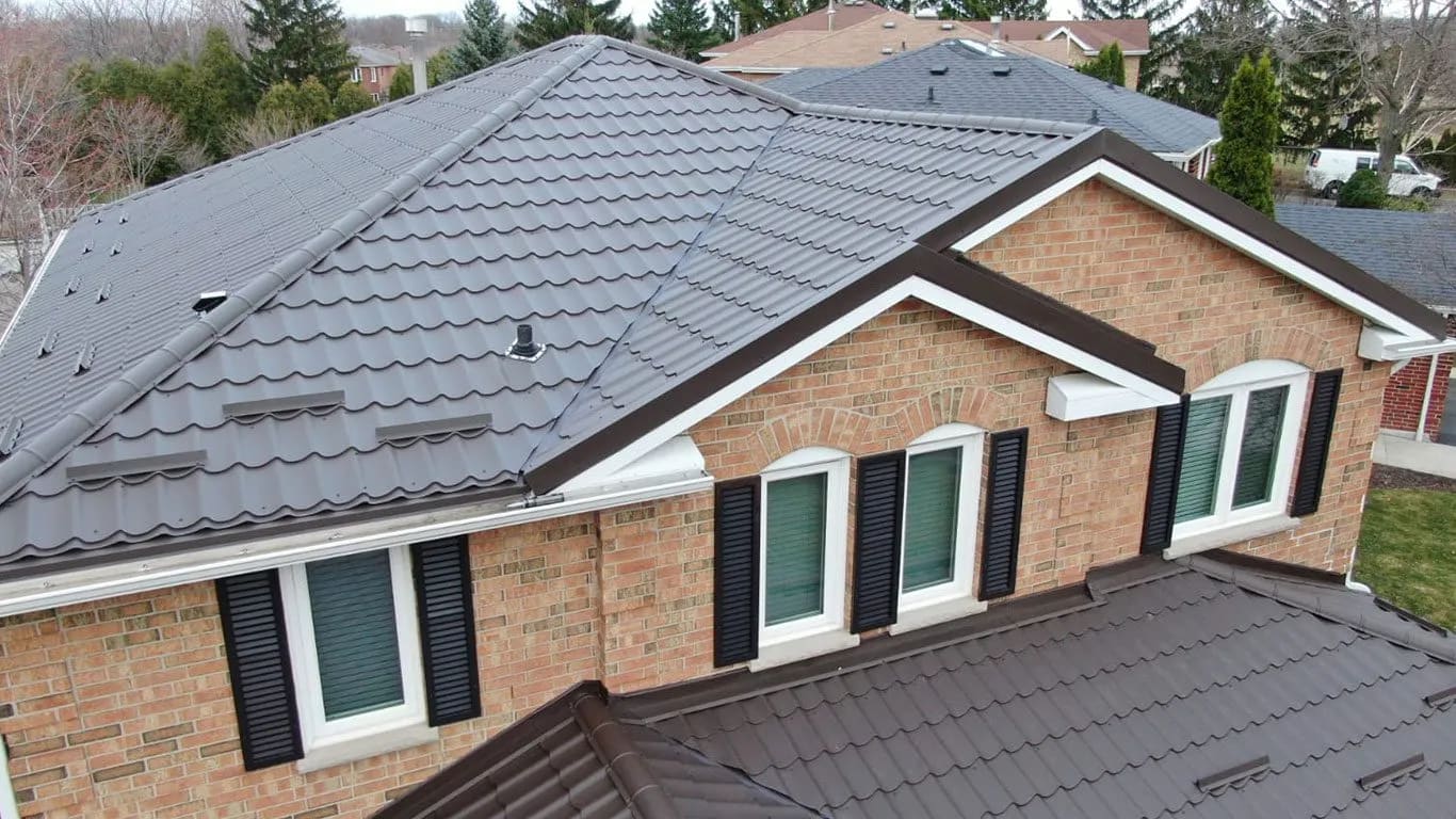 Steel roofing installation Terrebonne - Metal Roof Montreal team