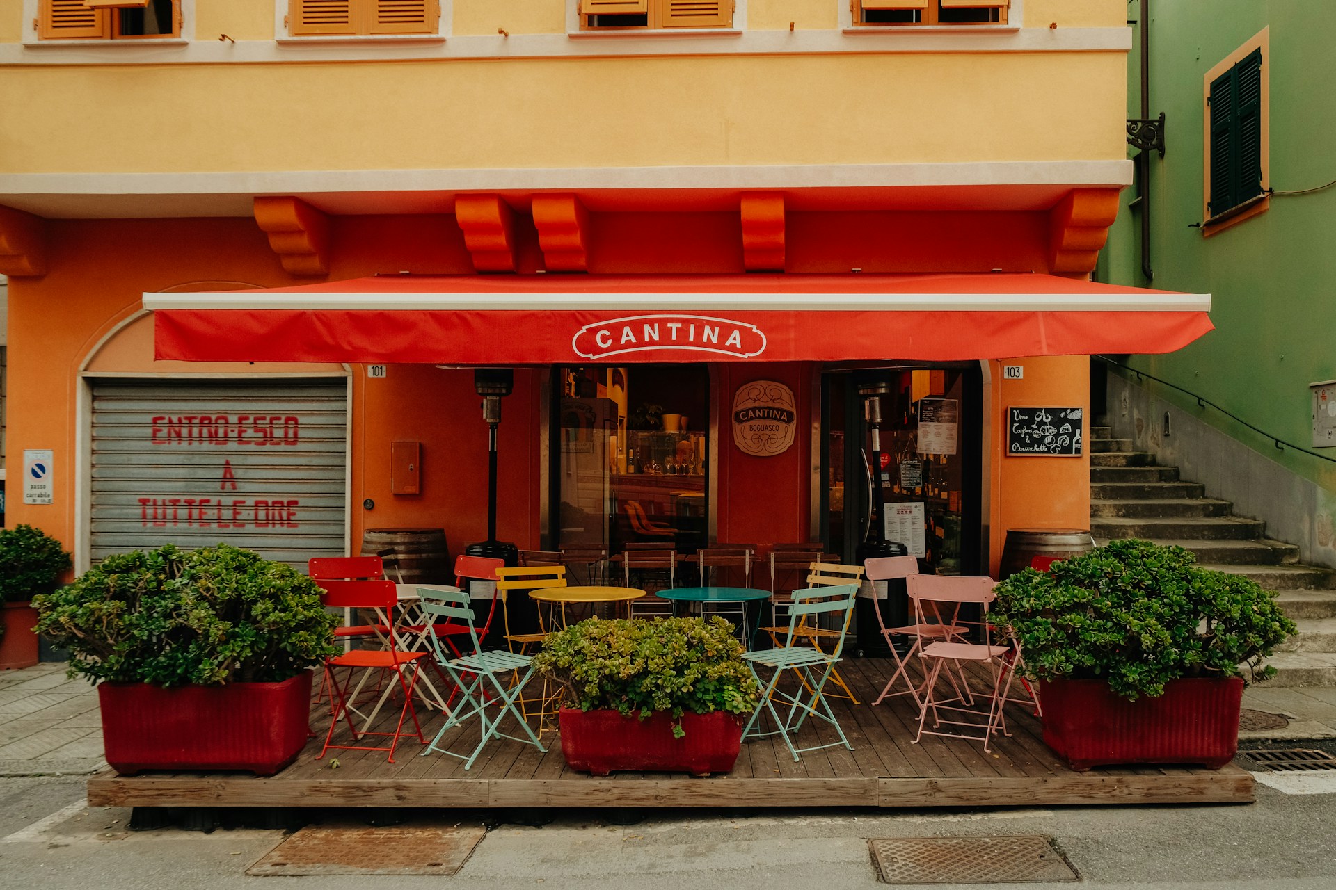 cafe unsplash