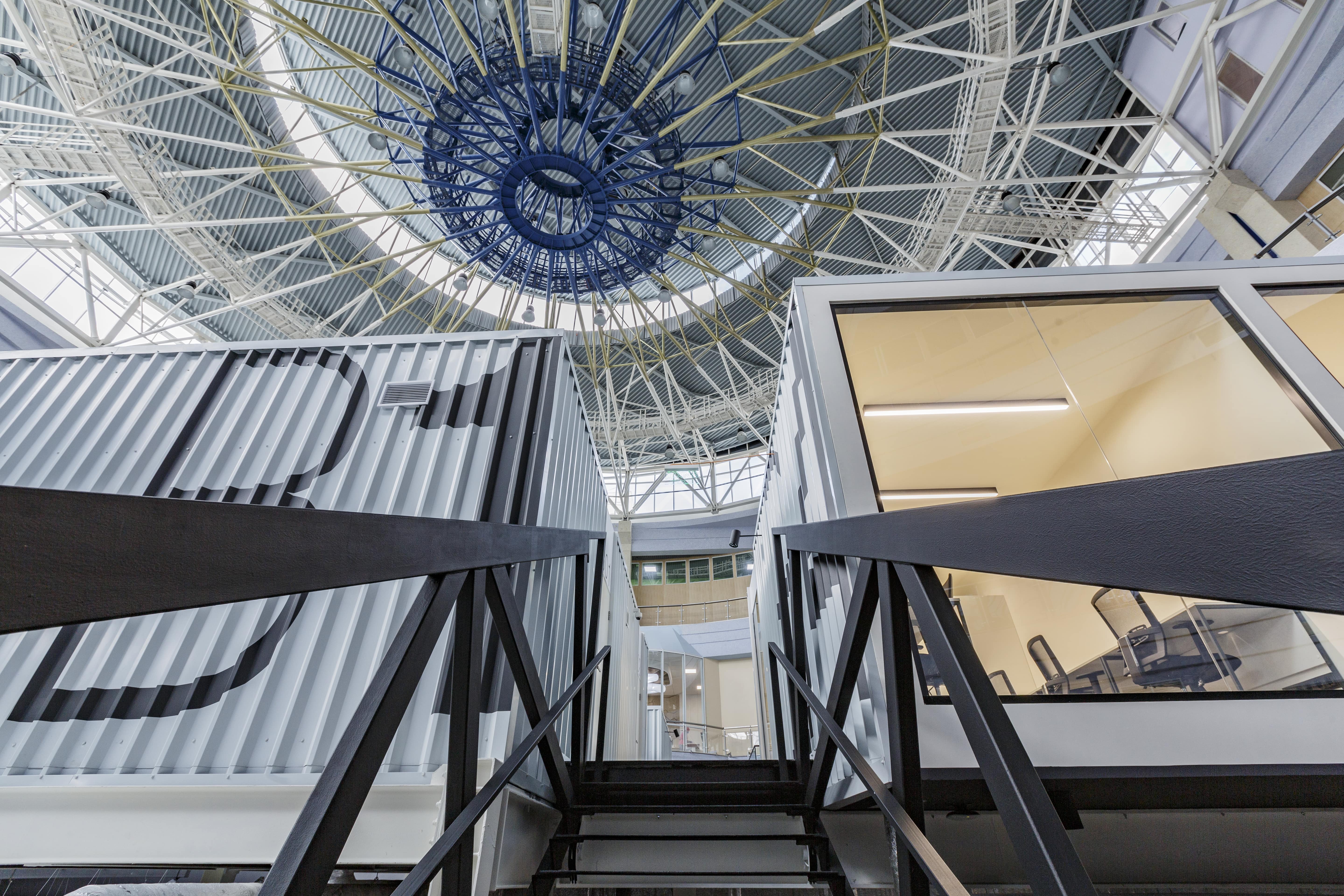 Messe vs Paid Ads – Marketing Entscheidung 2025