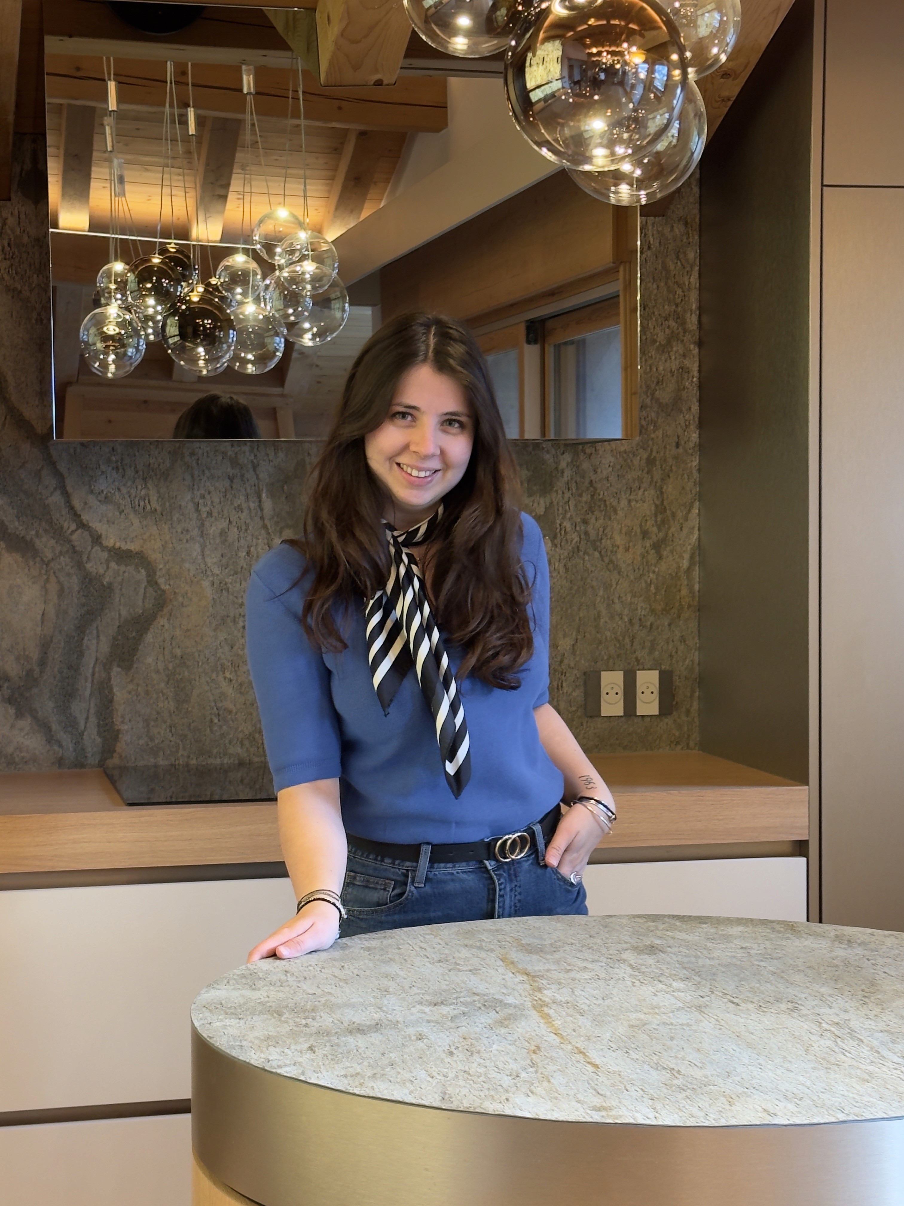 Hugo Allegre, fondateur et directeur artistique de N6 Architecture d’intérieur, spécialiste des projets d’aménagement sur mesure haut de gamme.