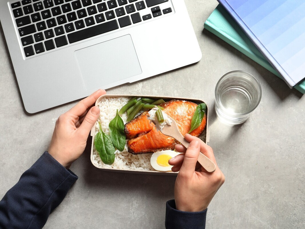 person eating a healthy and balanced meal, showing real best practices for how to use a steam room for weight loss
